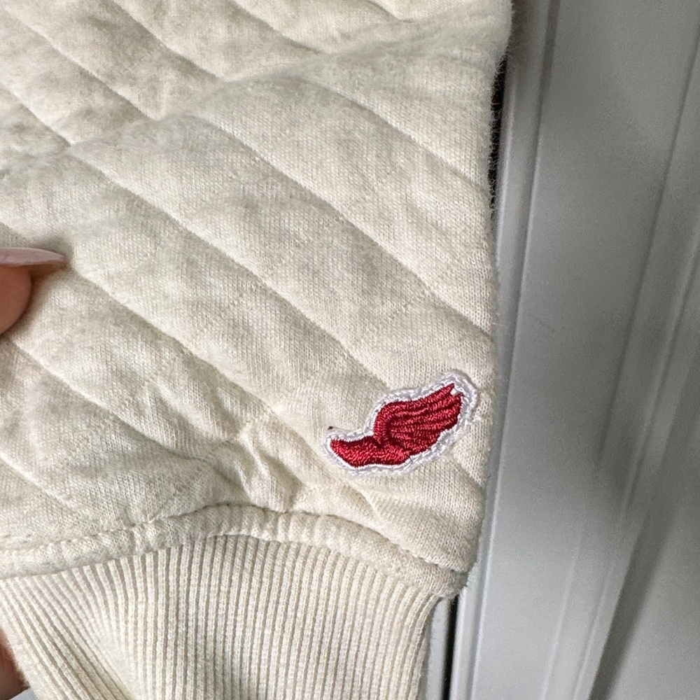 League Cream Sweatshirt with Red Tag - Picture 4 of 7